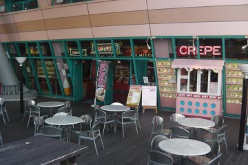 Outdoor food court