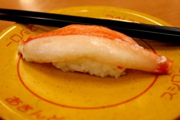 <p>Our first dish... crab sushi! Let&#39;s start digging in!</p>