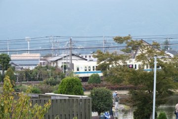 Odakyu Line is right next to the fishing park