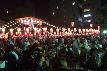 Many of the festivals held in Tokyo include lanterns at night.