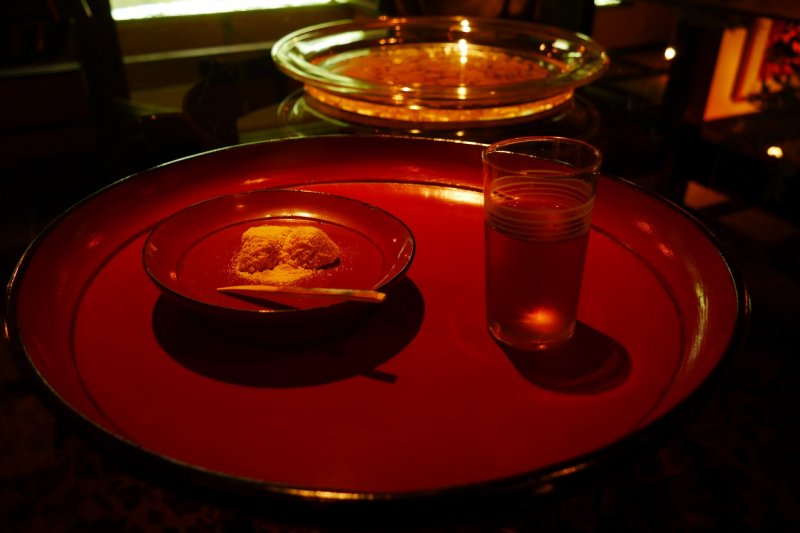 ชาเย็นกับขนมหวานของเกียวโต โมชิวะระบิ