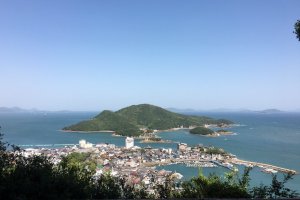 A beautiful view of Tomonoura from Ioji's observation deck