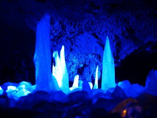 Illuminated ice formations