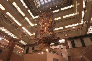The huge statue of Magokoro inside Mitsukoshi department store
