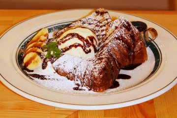 Cafe Gram also serves other desserts like french toast