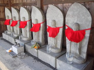 These statues welcome you near the gate