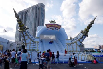 Attractions for both children and adults are situated throughout the sapce