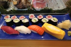Sushi-sushi segar 
