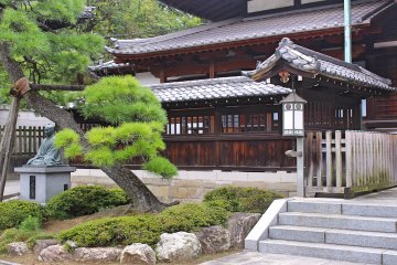 Sengaku-ji Temple in Shirokanedai