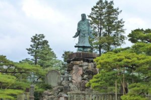 Statue of Prince overlooking Kenrokuen Garden