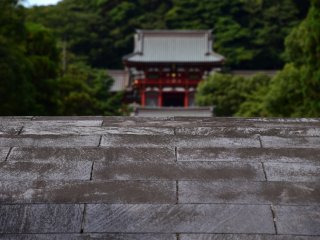Đền chính nhìn từ cầu đá Taiko-bashi
