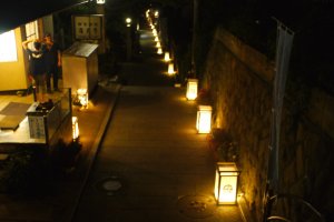 The lanterns that pass by Saifukuji Temple (Enoshima Daishi)