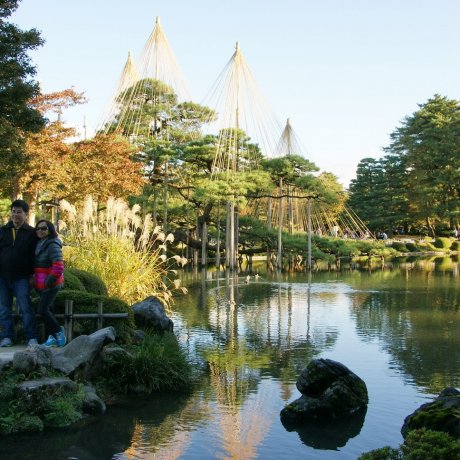 สวนเค็นโรคุเอ็น (Kenrokuen Garden) 