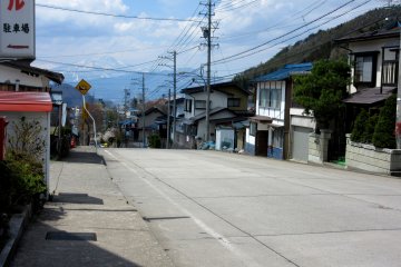 The street of Yudanaka. In 40 minutes walking along it I met nobody at all!