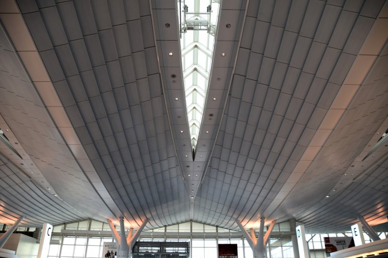 Ultra modern roof of the international departure floor 