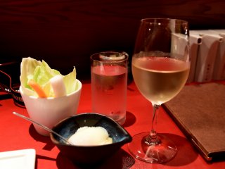 White wine and vegetable salad to go with kushikatsu