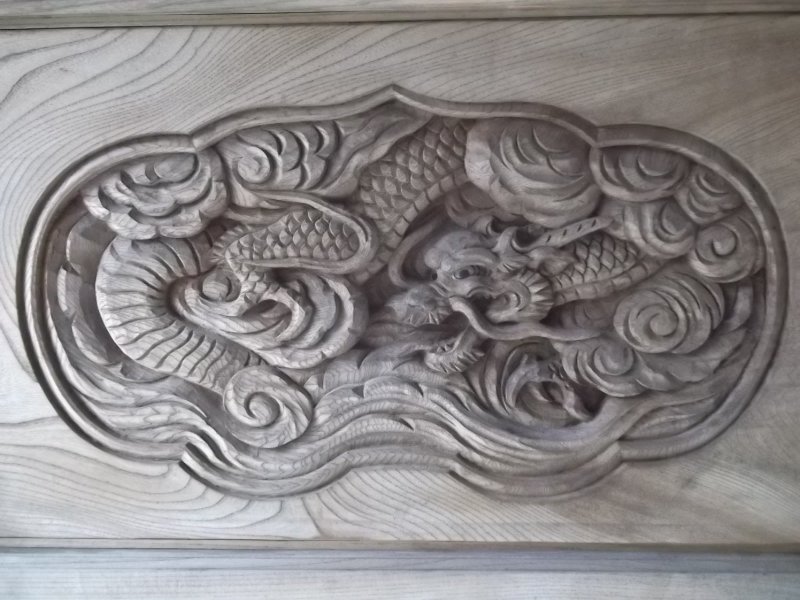 A carving in the gate at Hotenji