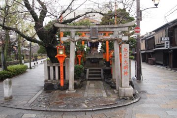 Yasak Shrine in Gion