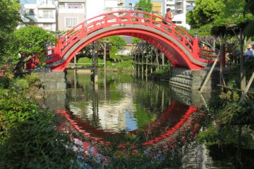 Famous arched "drum bridge"