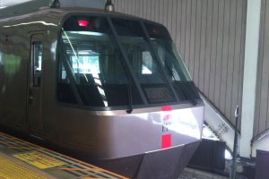 The 'romance' car train on arrival in Hakone