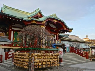 日中の亀戸天神社