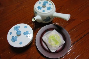 O-cha (tea) set