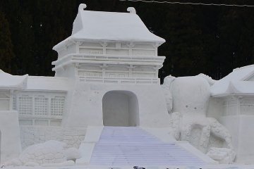 All snow sculptures in Tokamachi are made by the village residents themselves!
