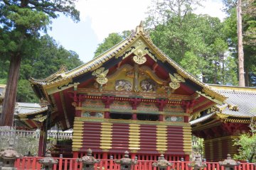 Toshogu Shrine just inside the Yomeimon Gate