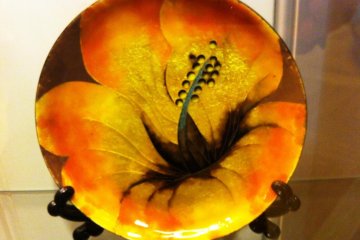 Beautiful Floral Plate Designs at the Akita Design Hub and Handicraft Center