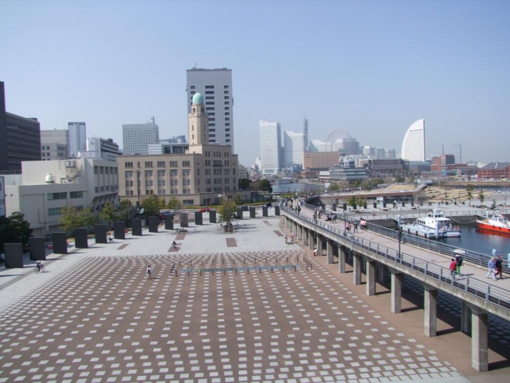 On the left-Zonohana Park; In the distance-Minato Mirai; On the right-the promenade