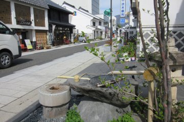 На улицах Мацумото много источников воды