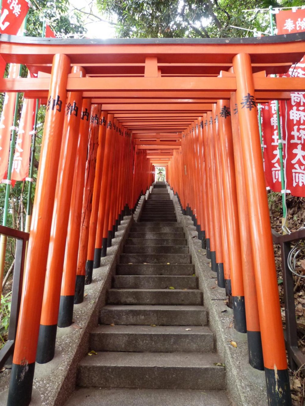 Approach to one of the small shrines inside Hie-jinja