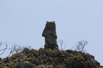 <p>A stone talisman atop Tamaudun keeps evil spirits away from the entombed</p>