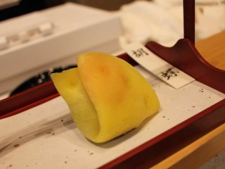 ขนมโคะโชะอุที่เป็นรูปผีเสื้อสอดไส้ถั่วแดง