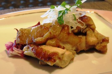 Herb-flavored grilled Okinawan chicken