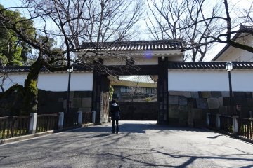 ประตูทางเข้าสวนคิทะโนะมะรุ 