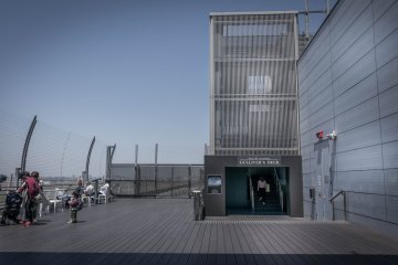 There is another upper level called Gulliver’s Deck where you can walk along the roof of this terminal