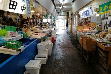Рыбный рынок внутри