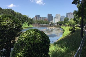 Imperial Palace running route: lots of green and the palace moat
