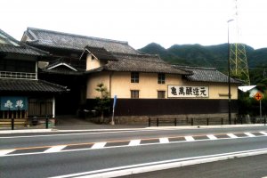Kameman Sake Brewery is located near Tsunagi on the&nbsp;Hisatsu Orange scenic railway, in the SW end of the Sake producing region of Japan.