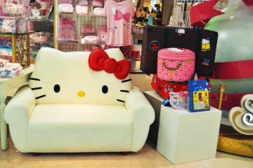 Hello Kitty couch