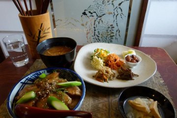 Gen 1,500 yen lunch set (also includes dessert)