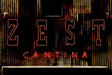 I've recently heard that Zest Cantina, a popular Mexican restaurant in one of Tokyo's evening and nightlife districts, Ebisu, has now closed down. Permanence and change go hand in hand in Tokyo.