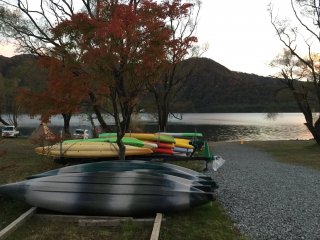 Khám phá hồ với thuyền kayak