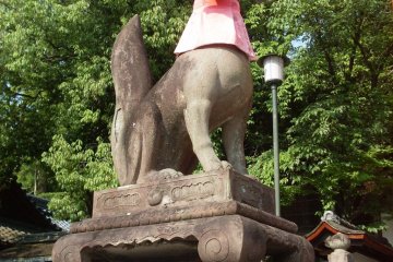 <p>Fox Statue</p>