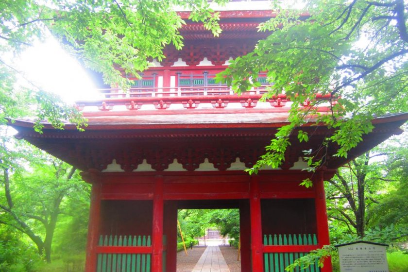 The ornate entry gate of Chosho-ji