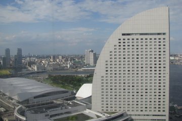 Вид на Йокогаму с колеса обозрения