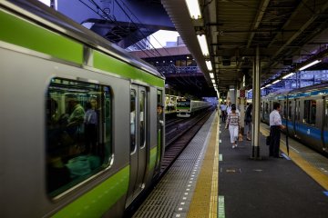 Hamamatsucho Station platforms