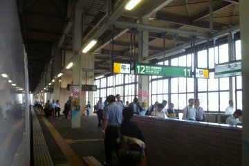 Fairly busy station, but not overcrowded.