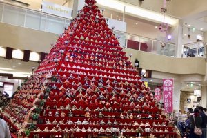 The highest of these pyramid-shaped exhibit is located in Elumi Konosu Shopping Mall 
